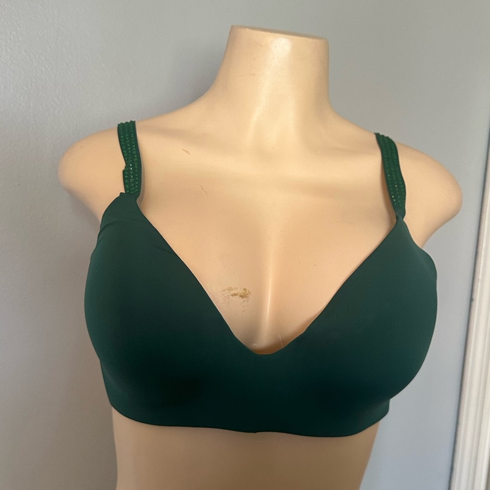 Victoria secret Elegant Green Women's Bra NEW